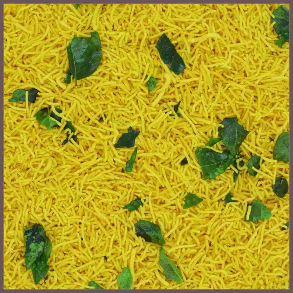 Sanna Karapusa-Sev (200 Grams) - srimouryas.comNamkeens